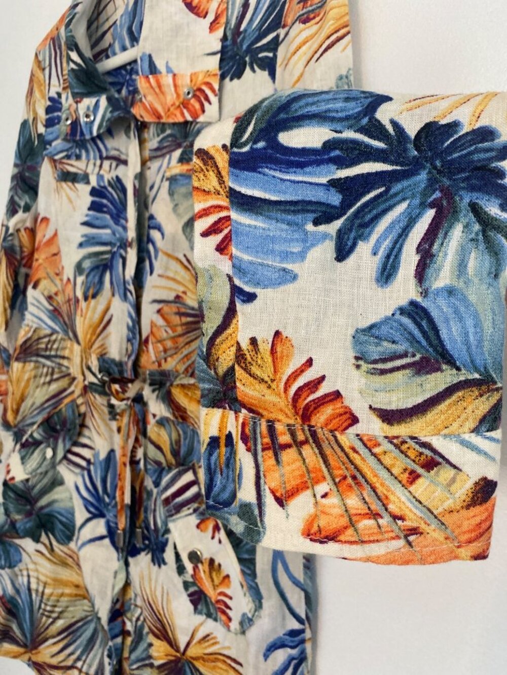 Chico's Tropical Print Linen Button-Down Tunic Jacket With Adjustable Waist Sz 0 - Picture 3 of 7